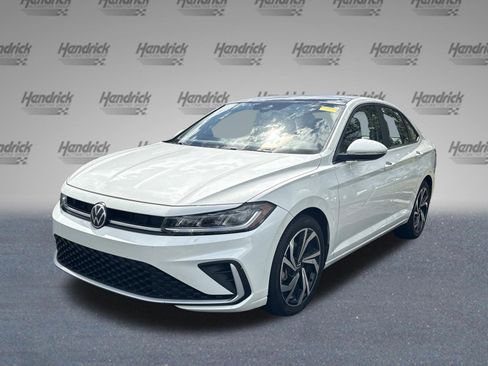 Used 2025 Volkswagen Jetta SEL FWD image 4