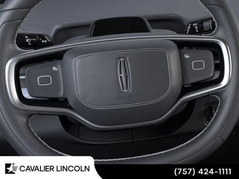 Used 2025 Lincoln Navigator Reserve w/ Jet Appearance Package image 12