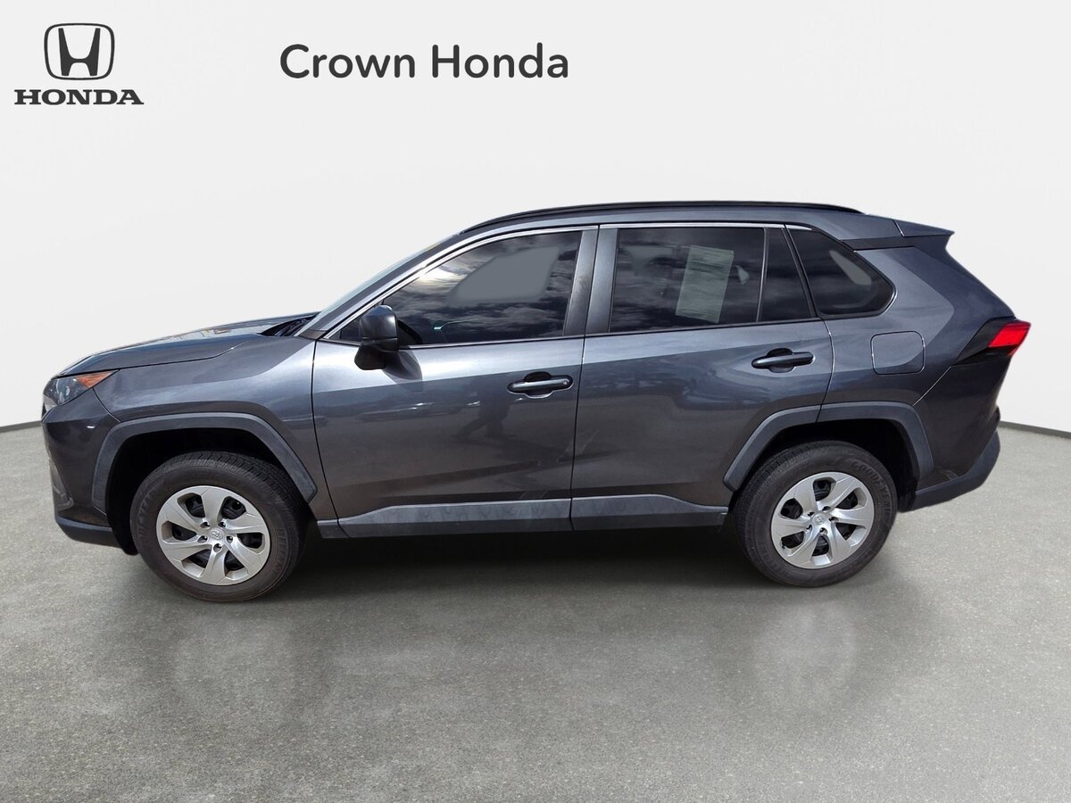 Used 2021 Toyota RAV4 LE FWD image 2