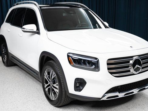 Used 2026 Mercedes-Benz GLB 250 image 3