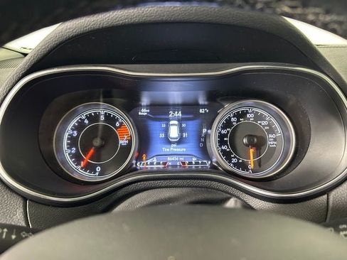 Used 2019 Jeep Cherokee Limited FWD image 18