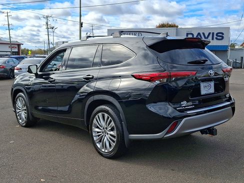 Used 2023 Toyota Highlander Platinum image 6