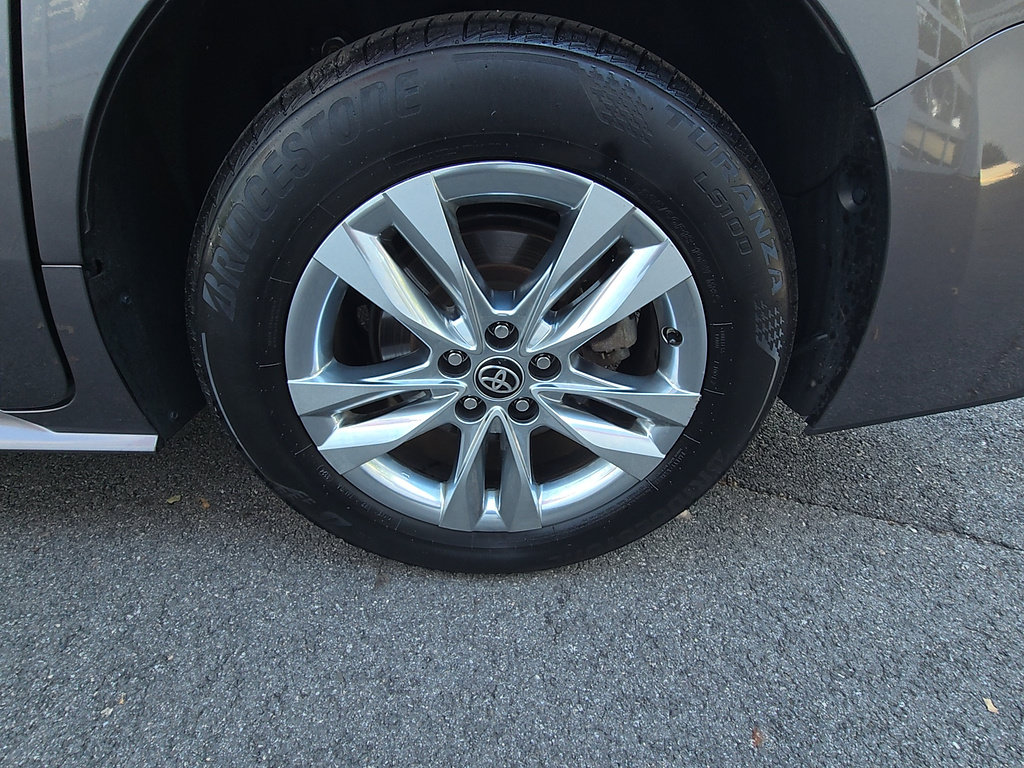 Certified 2024 Toyota Sienna XLE w/ XLE Plus Package AWD/4WD image 7