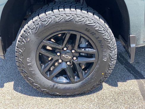 Used 2025 Chevrolet Silverado 1500 Custom Trail Boss AWD/4WD image 31