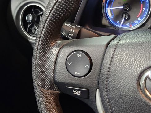 Used 2019 Toyota Corolla LE image 24