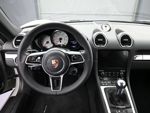 Certified 2024 Porsche 718 Cayman RWD image 18