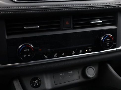 Certified 2026 Nissan Rogue SV image 19