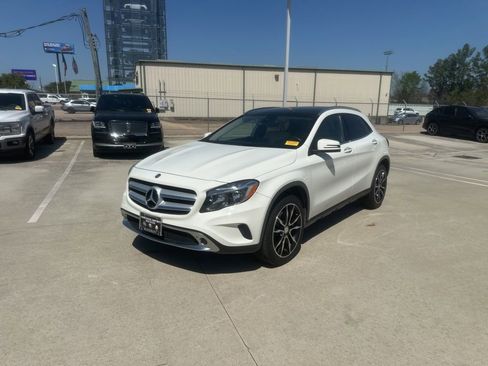 Used 2017 Mercedes-Benz GLA 250 4MATIC image 1