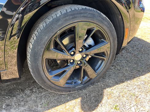 Used 2021 Buick Envision Essence w/ Sport Touring Package image 8