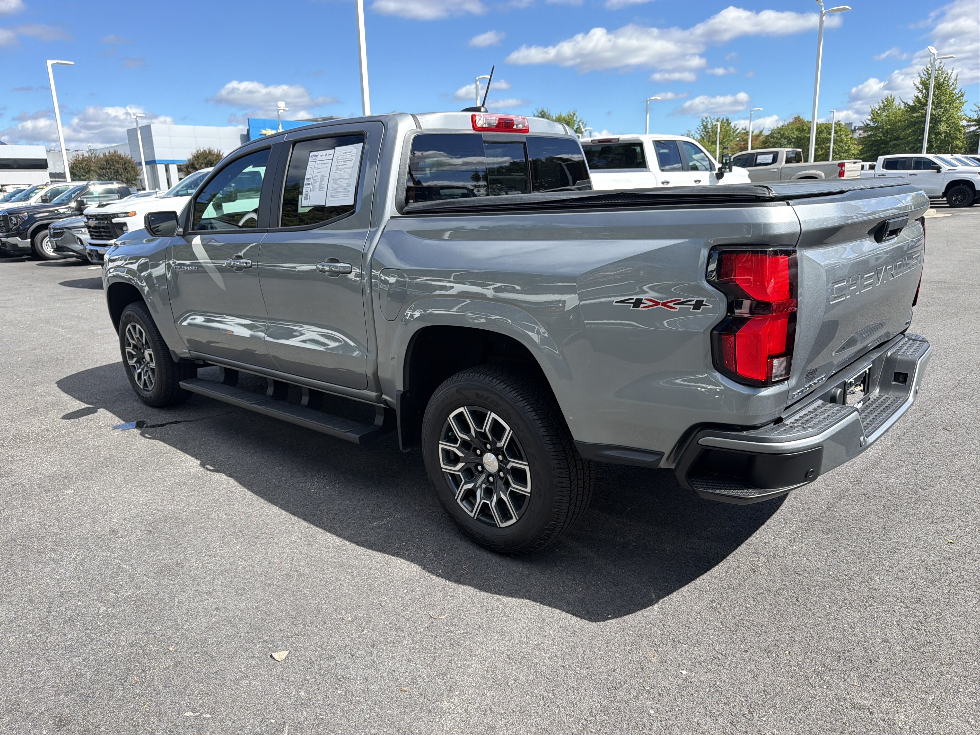 Used 2023 Chevrolet Colorado LT w/ LT Convenience Package III AWD/4WD image 8