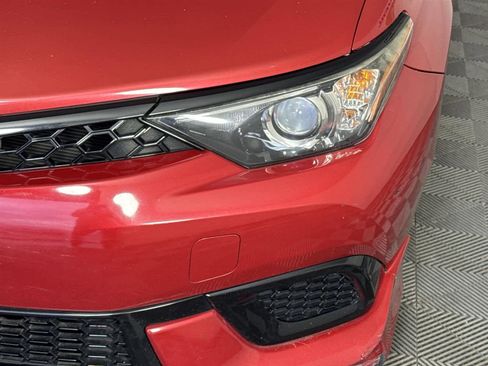 Used 2018 Toyota Corolla iM image 9