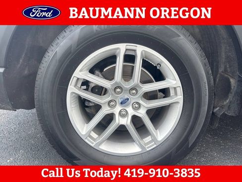 Used 2025 Ford Explorer Active AWD/4WD image 11