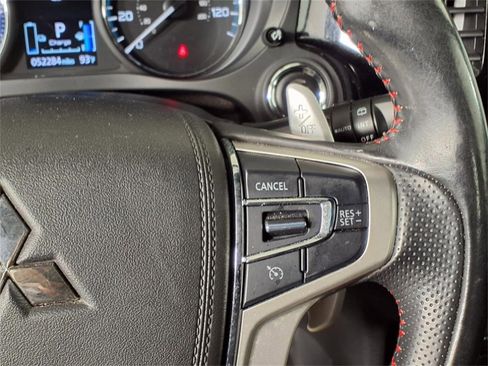 Used 2022 Mitsubishi Outlander LE image 28