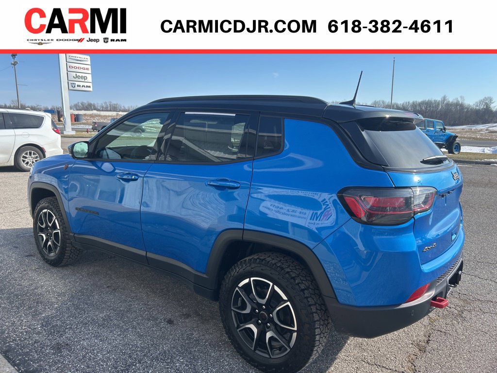 Used 2025 Jeep Compass Trailhawk w/ Trailhawk Elite Group AWD/4WD image 4