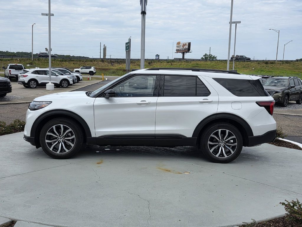 Used 2026 Ford Explorer ST-Line RWD image 6
