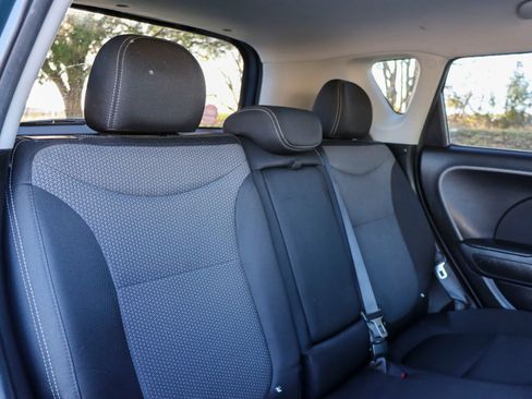 Used 2018 Kia Soul + image 18