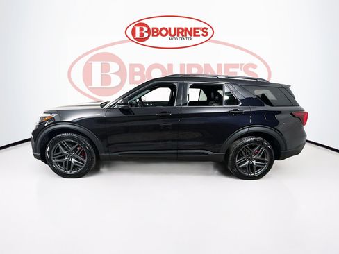 Used 2025 Ford Explorer ST-Line w/ ST-Line Street Pack AWD/4WD image 7