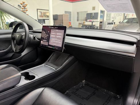 Used 2021 Tesla Model 3 Standard Range Plus RWD image 18