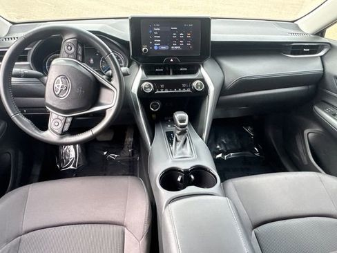 Used 2024 Toyota Venza LE image 20