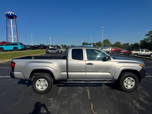 Used 2021 Toyota Tacoma SR RWD image 2