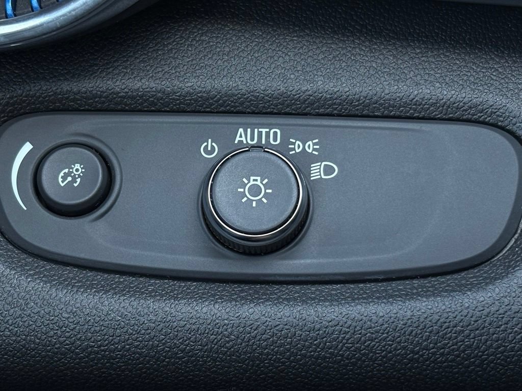 Used 2024 Chevrolet Trax LT FWD image 13