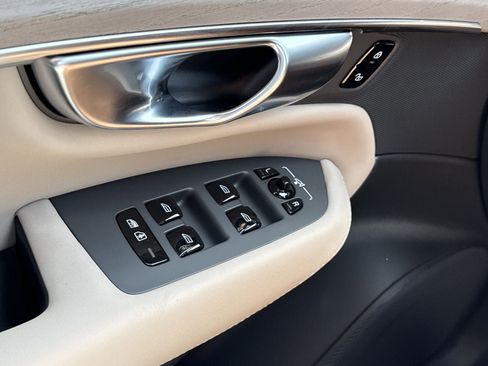New 2026 Volvo XC90 T8 Ultra w/ Protection Package Premier AWD/4WD image 20