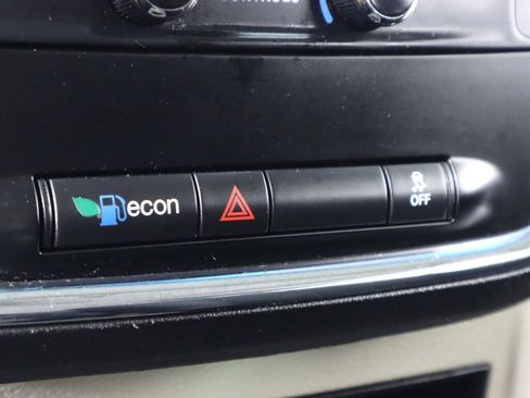 Used 2016 Dodge Grand Caravan SE w/ Quick Order Package 29E SE image 18