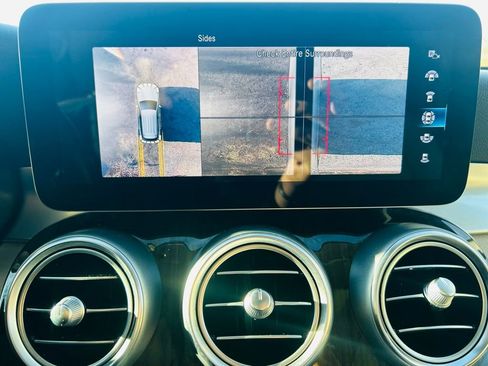 Used 2021 Mercedes-Benz GLC 300 GLC 300 image 31