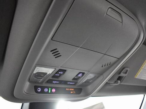 Used 2022 GMC Terrain SLE w/ Driver Convenience Package image 42