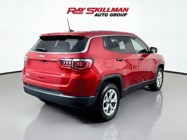 Used 2025 Jeep Compass Sport AWD/4WD image 7