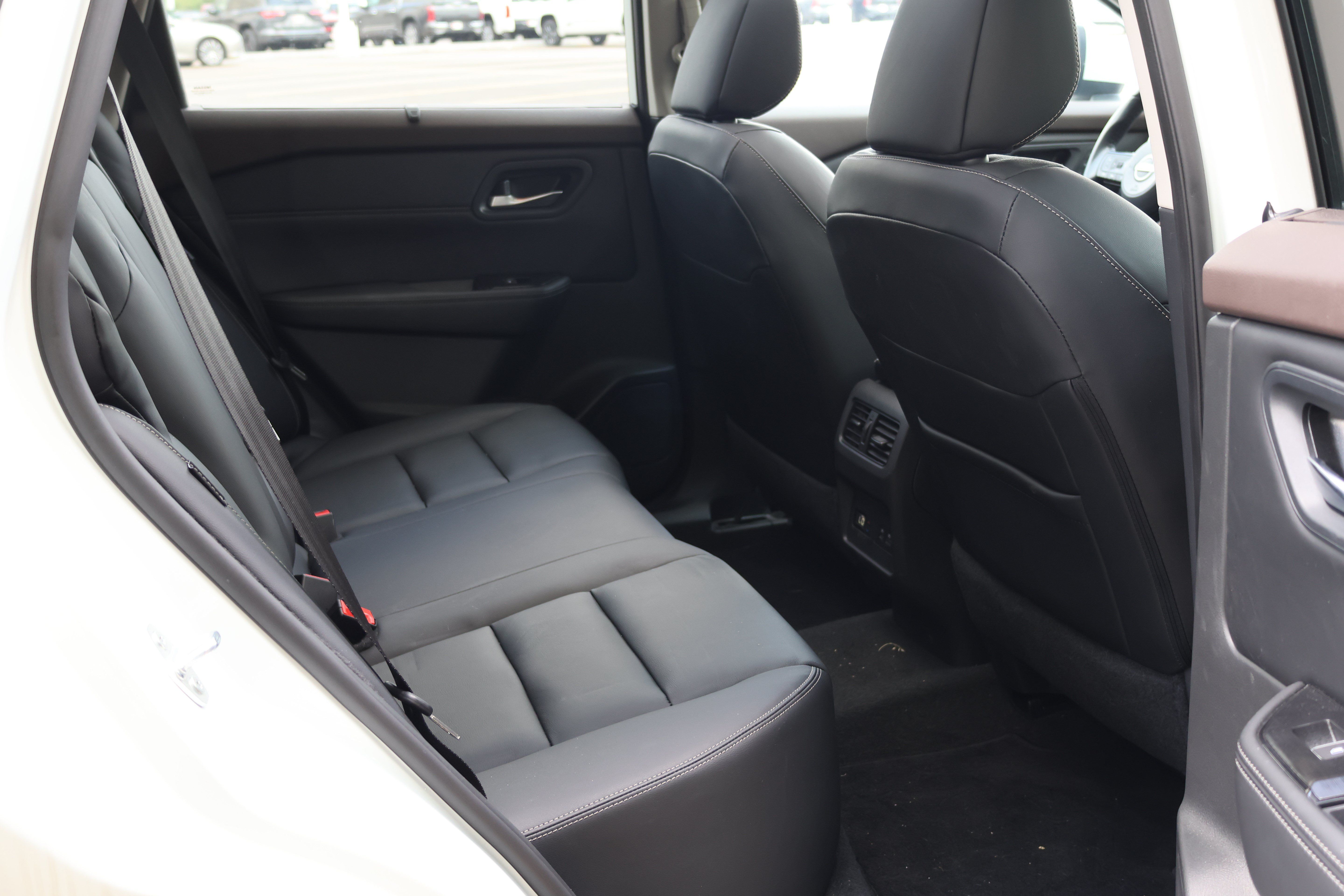Used 2023 Nissan Rogue SL w/ SL Premium Package AWD/4WD image 18