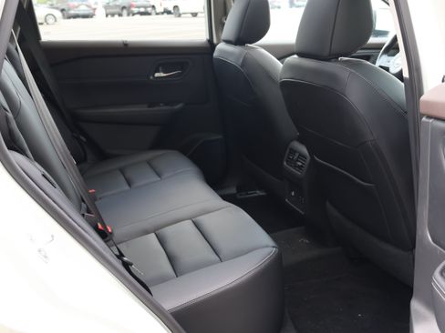 Used 2023 Nissan Rogue SL w/ SL Premium Package AWD/4WD image 18