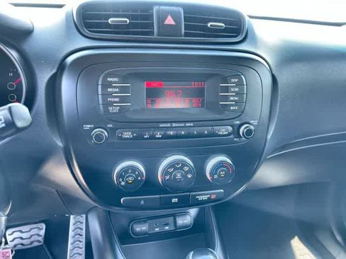 Used 2014 Kia Soul FWD image 18