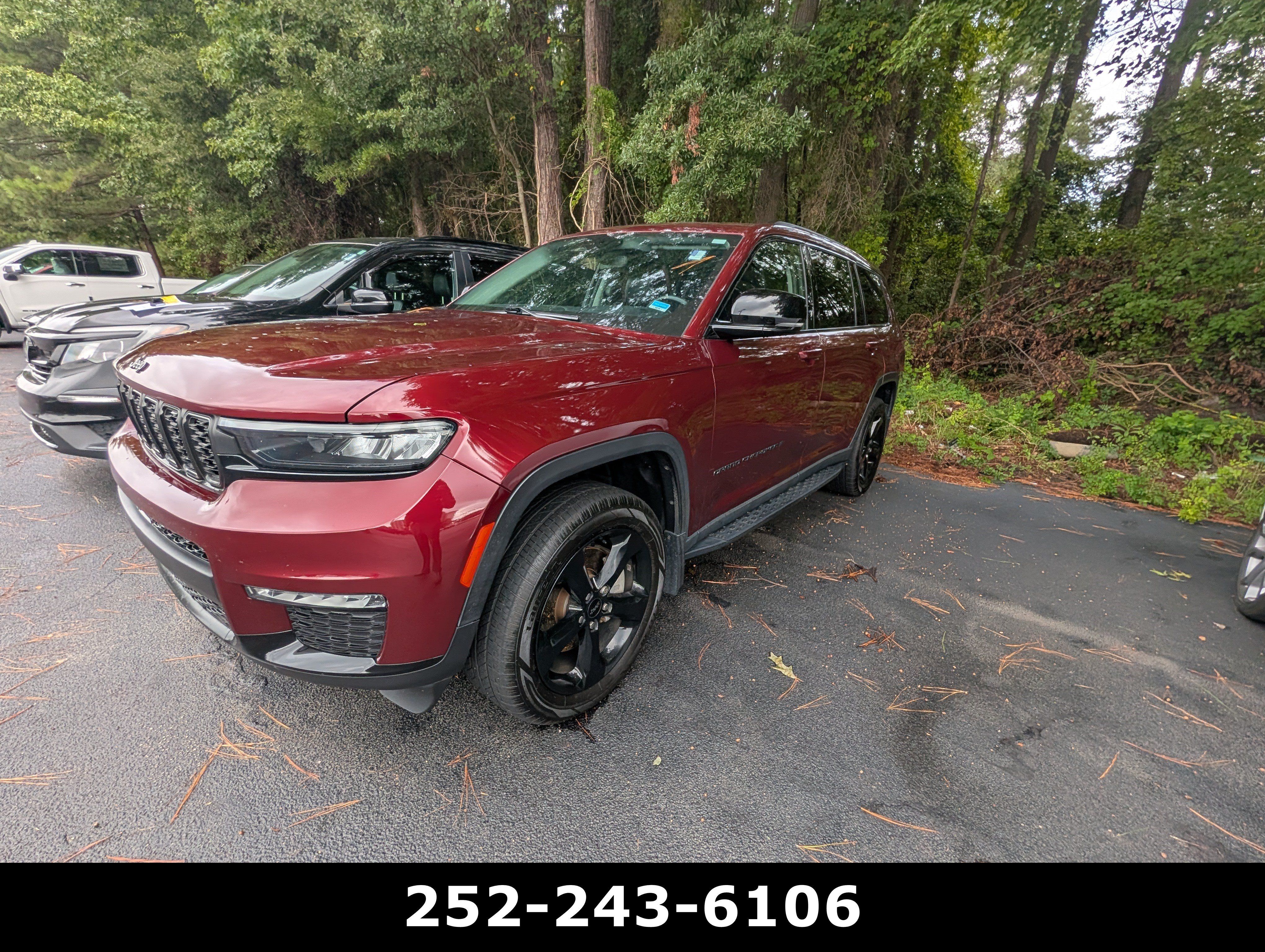 Used 2022 Jeep Grand Cherokee L Limited w/ Black Appearance Package AWD/4WD image 8