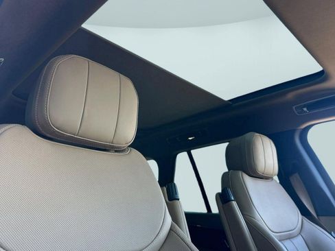 New 2026 Land Rover Range Rover SE AWD/4WD image 9