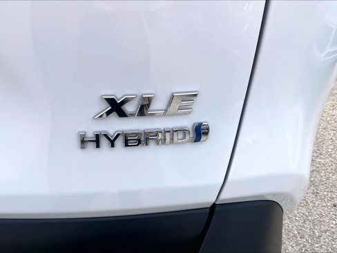 Used 2024 Toyota RAV4 XLE w/ Convenience Package AWD/4WD image 10