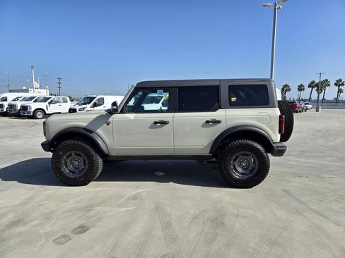 New 2025 Ford Bronco Badlands image 7