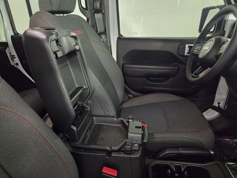 Certified 2025 Jeep Wrangler Unlimited Rubicon image 19