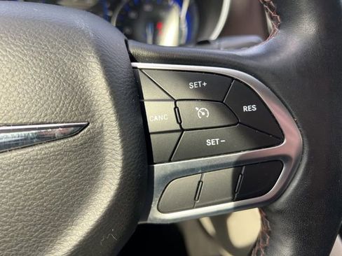 Certified 2019 Chrysler Pacifica Touring-L image 20
