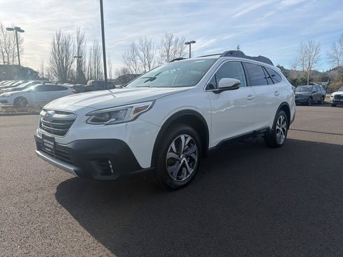Used 2020 Subaru Outback Limited w/ Popular Package #2 image 3