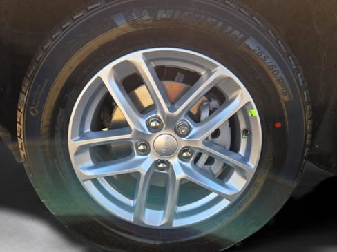 New 2025 Jeep Grand Cherokee Laredo image 30