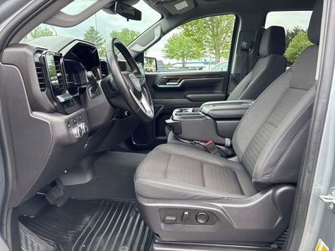 Used 2024 GMC Sierra 1500 Elevation w/ LPO, Elevation Black Package AWD/4WD image 9