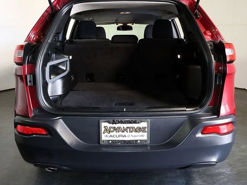 Used 2017 Jeep Cherokee Sport image 27