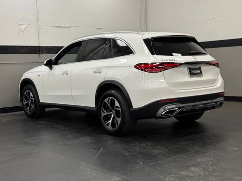 Used 2025 Mercedes-Benz GLC 350e 4MATIC image 9