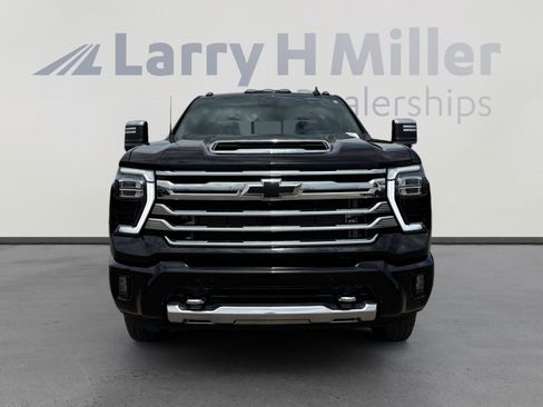 Used 2024 Chevrolet Silverado 3500 High Country w/ High Country Premium Package AWD/4WD image 8