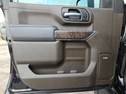 Used 2023 GMC Sierra 2500 Denali w/ Denali Ultimate Package image 11