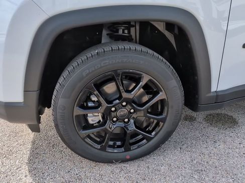 New 2026 Jeep Compass Latitude image 20