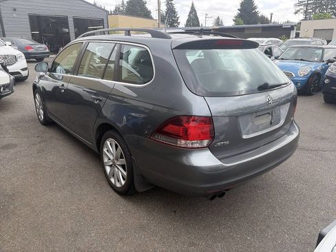 Used 2012 Volkswagen Jetta TDI FWD image 2