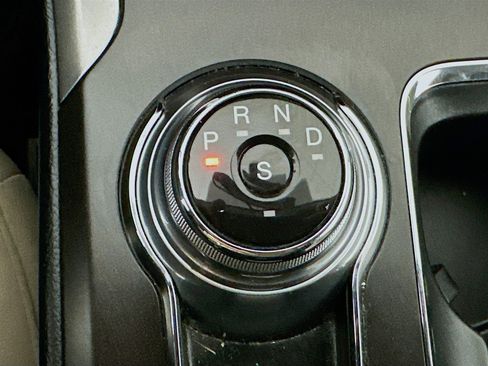 Used 2018 Ford Fusion SE image 23