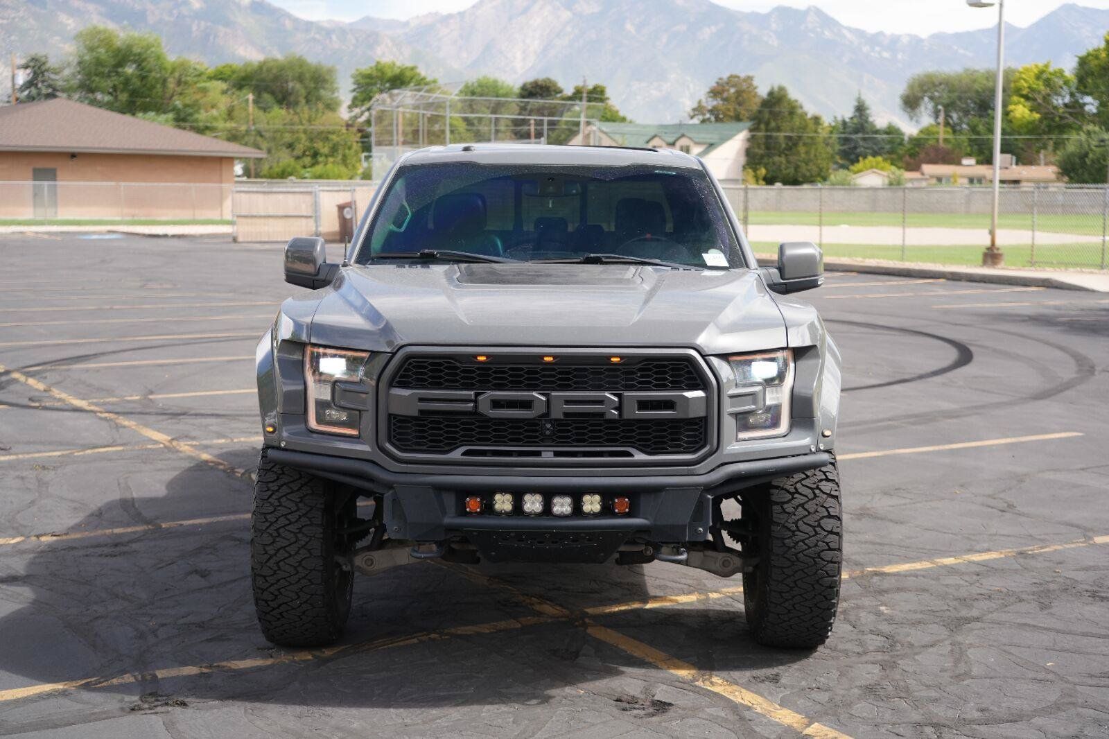 Used 2018 Ford F150 Raptor w/ Equipment Group 802A Luxury AWD/4WD image 8